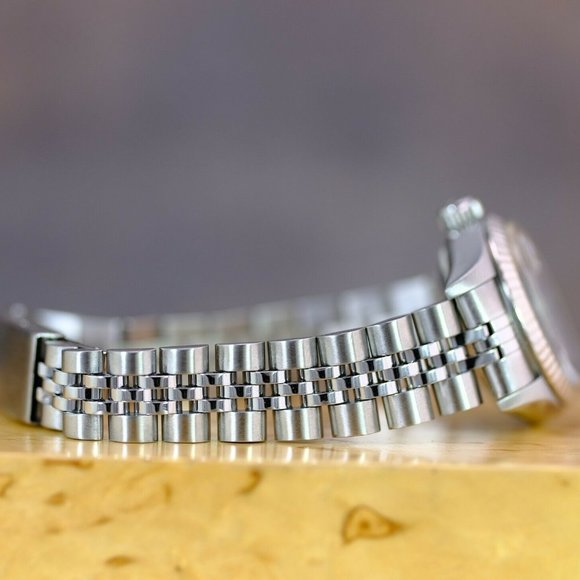 LADY ROLEX DATEJUST FACTORY SILVER DIAMOND DIAL 26MM WATCH ORIGINAL BOX & PAPERS - Picture 11 of 15